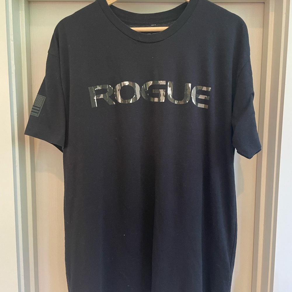 Rogue Black and Camo Men's T-Shirt